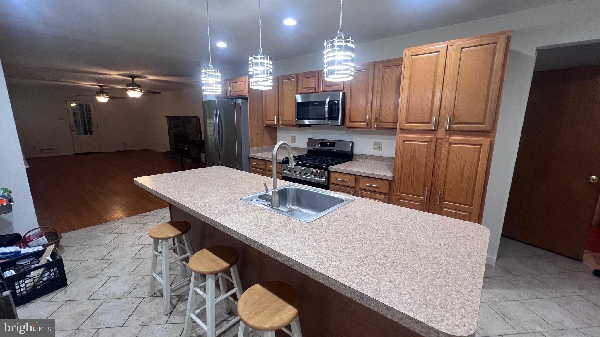 2 Warwick Road Stratford, NJ 08084 - Photo 2 of 12