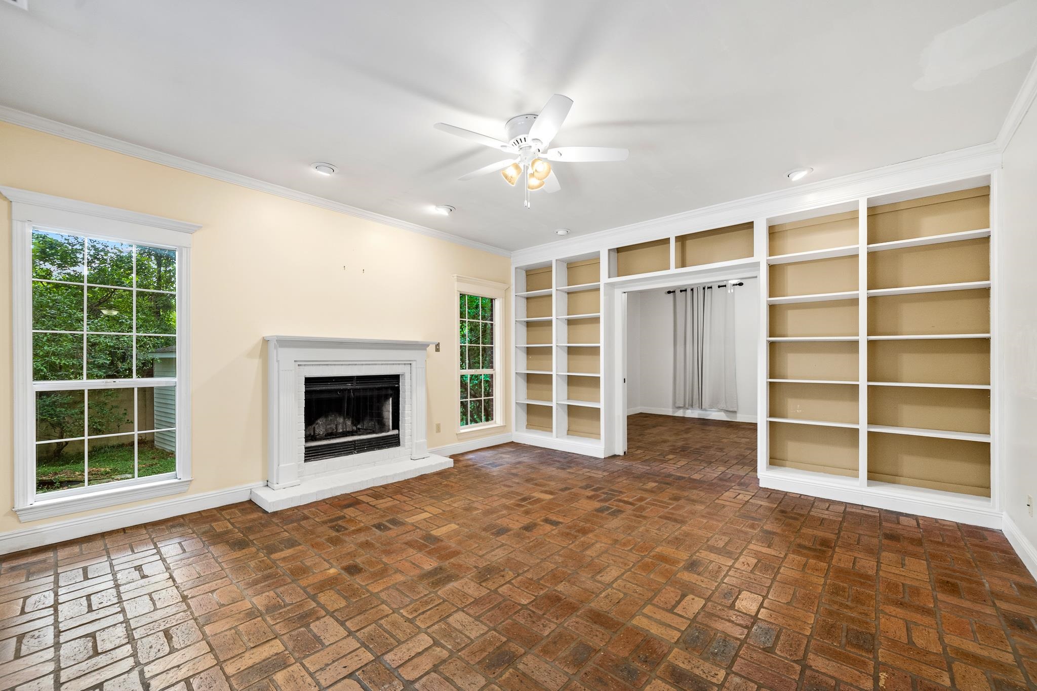 309 Perdido Avenue Fairhope, AL 36532 - Photo 11 of 40 Living Room