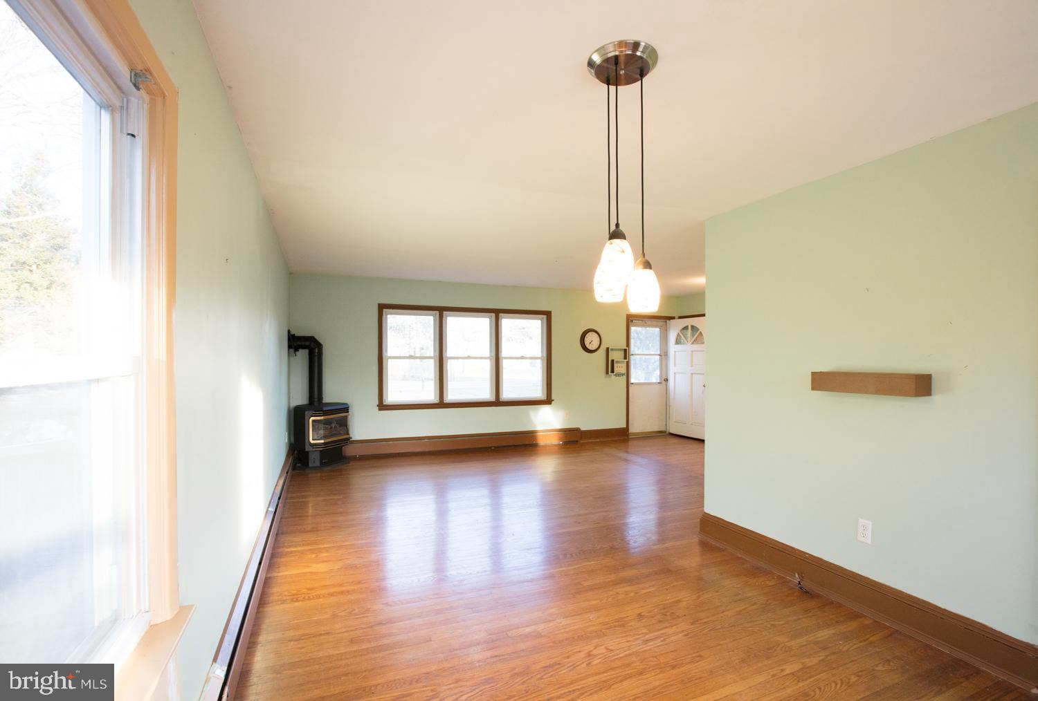 20 Dublin Road Pennington, NJ 08534 - Photo 3 of 12 Dining room view of living room