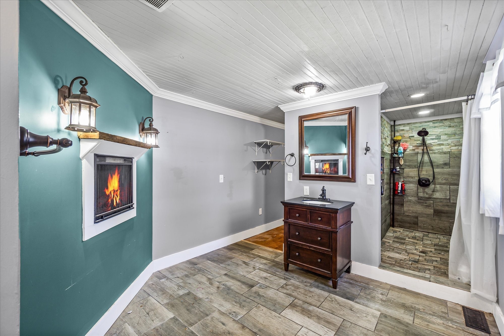 519 John McCoin Road Sparta, TN 38583 - Photo 3 of 27 a bedroom with a bed and a dresser