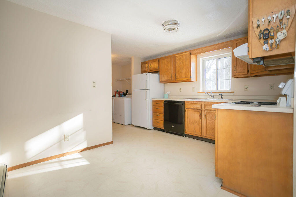 614 Fairbanks Road Farmington, ME 04938 - Photo 5 of 39 taylor-kaminsky-photo-13