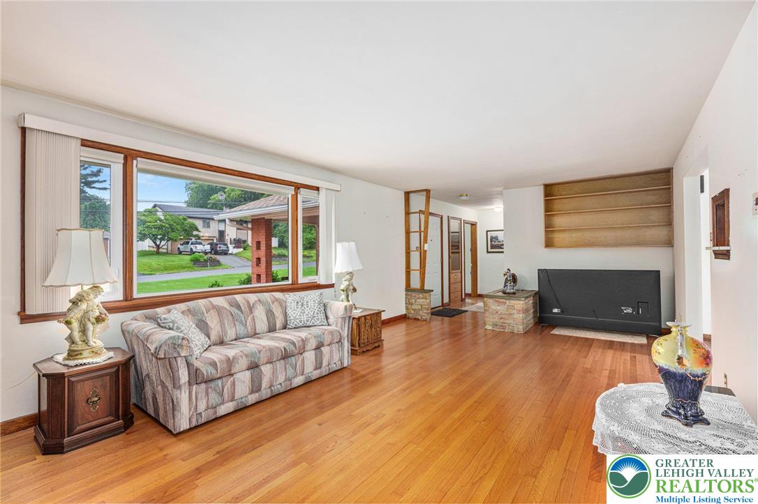 194 Gallagher Road Whitehall, PA 18052 - Photo 6 of 21 a living room with furniture and a large window