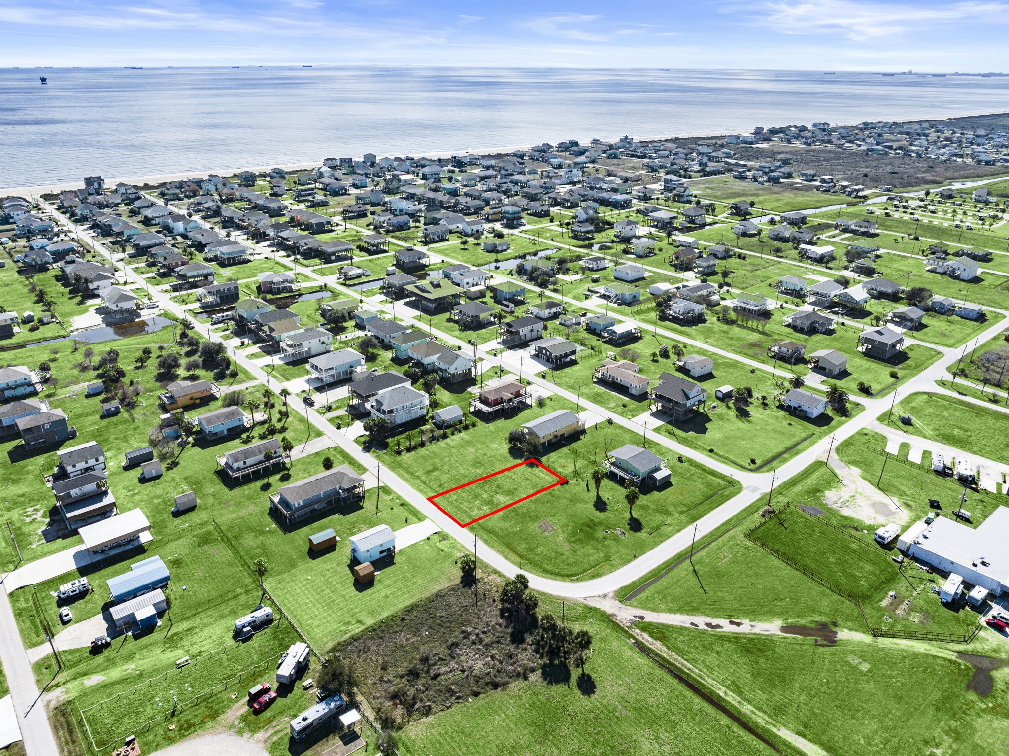 979 Wommack Crystal Beach, TX 77650 - Photo 5 of 16 a view of a city