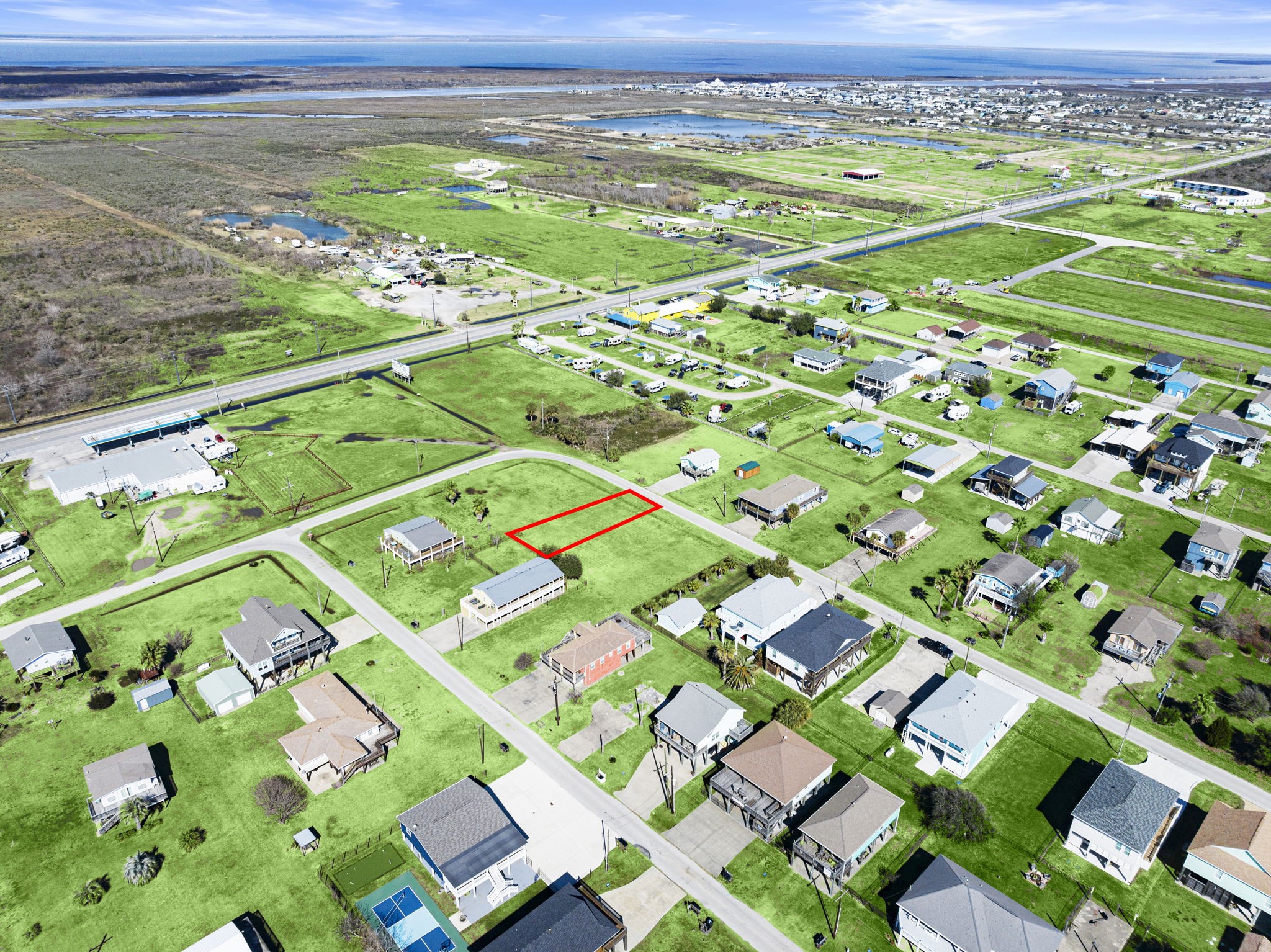 979 Wommack Crystal Beach, TX 77650 - Photo 7 of 16 a view of a city