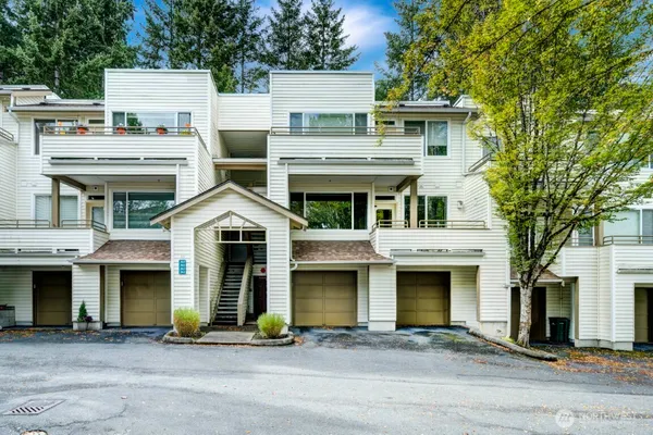 $2,900 | 7583 Old Redmond Road, Unit A203, Redmond, WA 98052