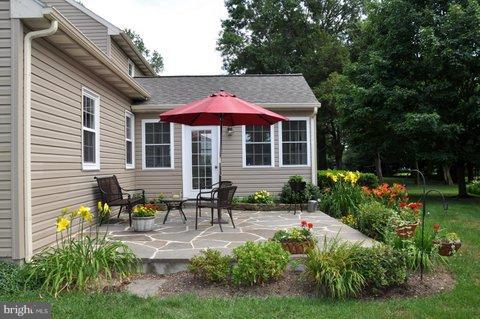 854 Furnace Hills Pike Lititz, PA 17543 - Photo 49 of 50 Flagstone patio After