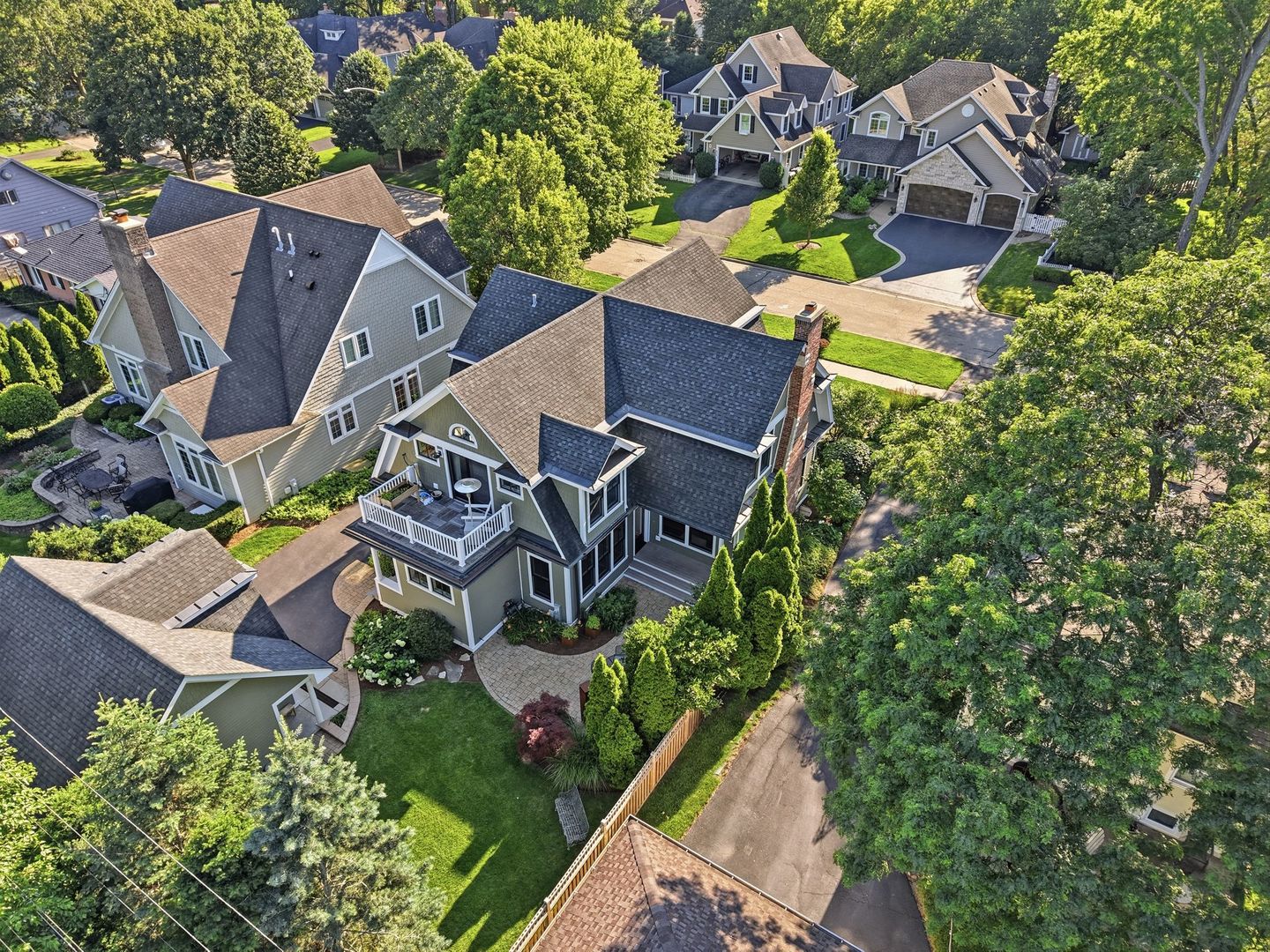 611 Prairie Avenue Barrington, IL 60010 - Photo 2 of 44