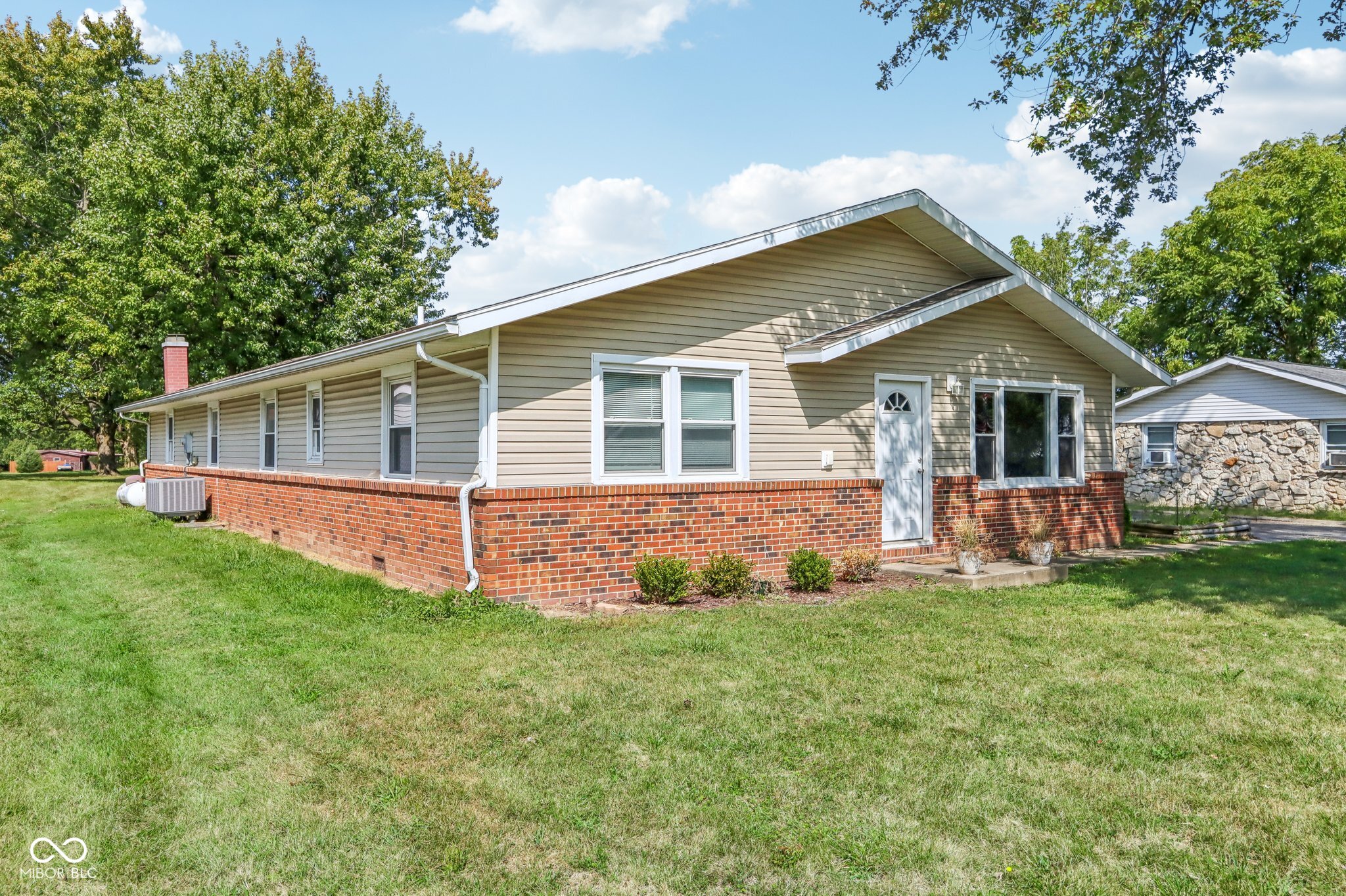 1406 Roe Avenue Alexandria, IN 46001 - Photo 4 of 32 Gallery Image 4