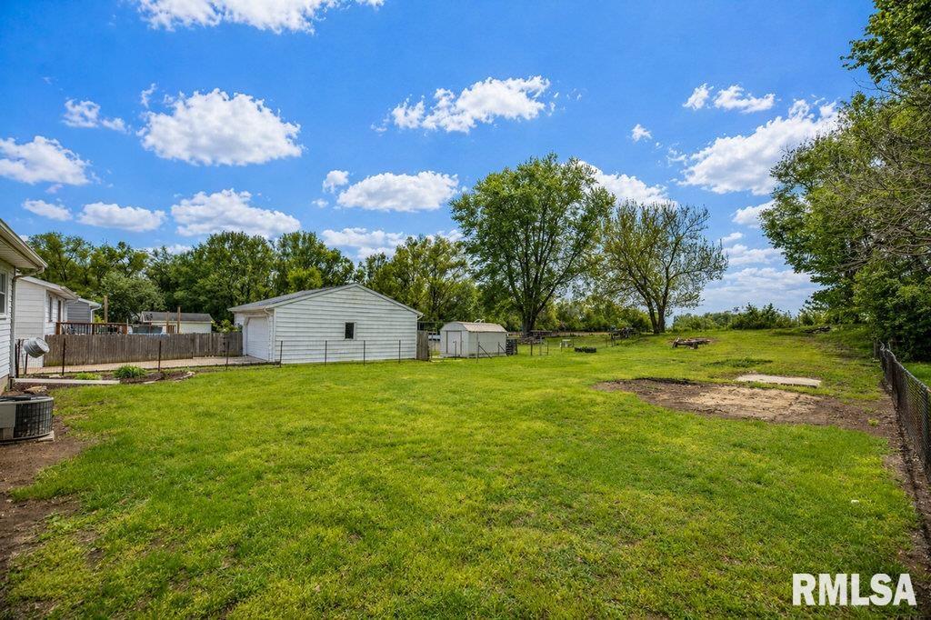 2003 Chicory Road Pekin, IL 61554 - Photo 4 of 35