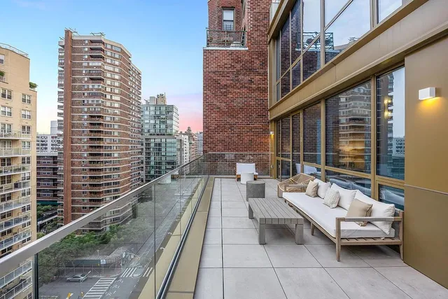 $2,995,000 | 250 East 25th Street, Unit 11A | Kips Bay