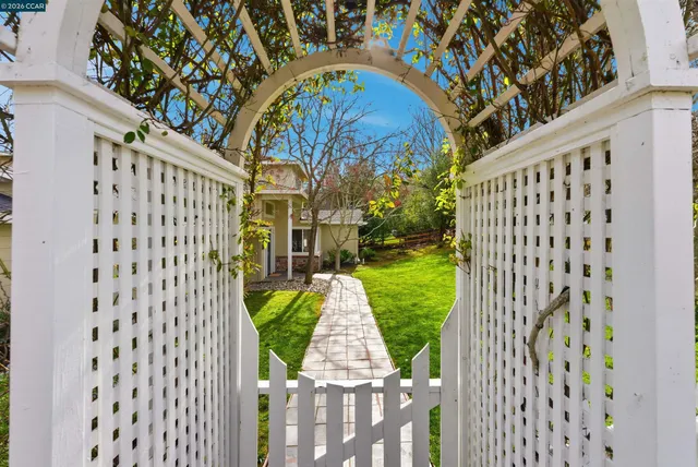 $2,450,000 | 82 Sleepy Hollow Lane, Orinda, CA 94563