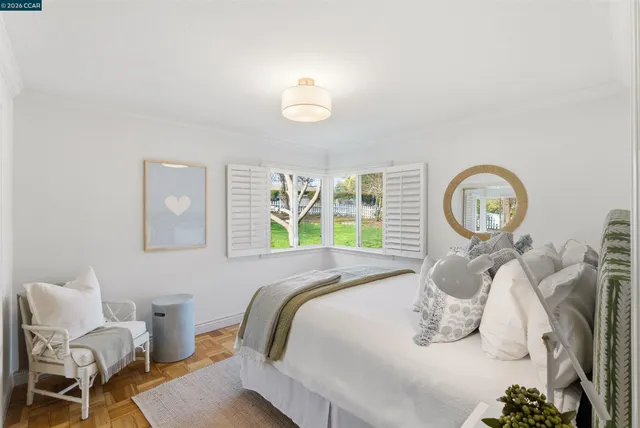 $2,450,000 | 82 Sleepy Hollow Lane, Orinda, CA 94563