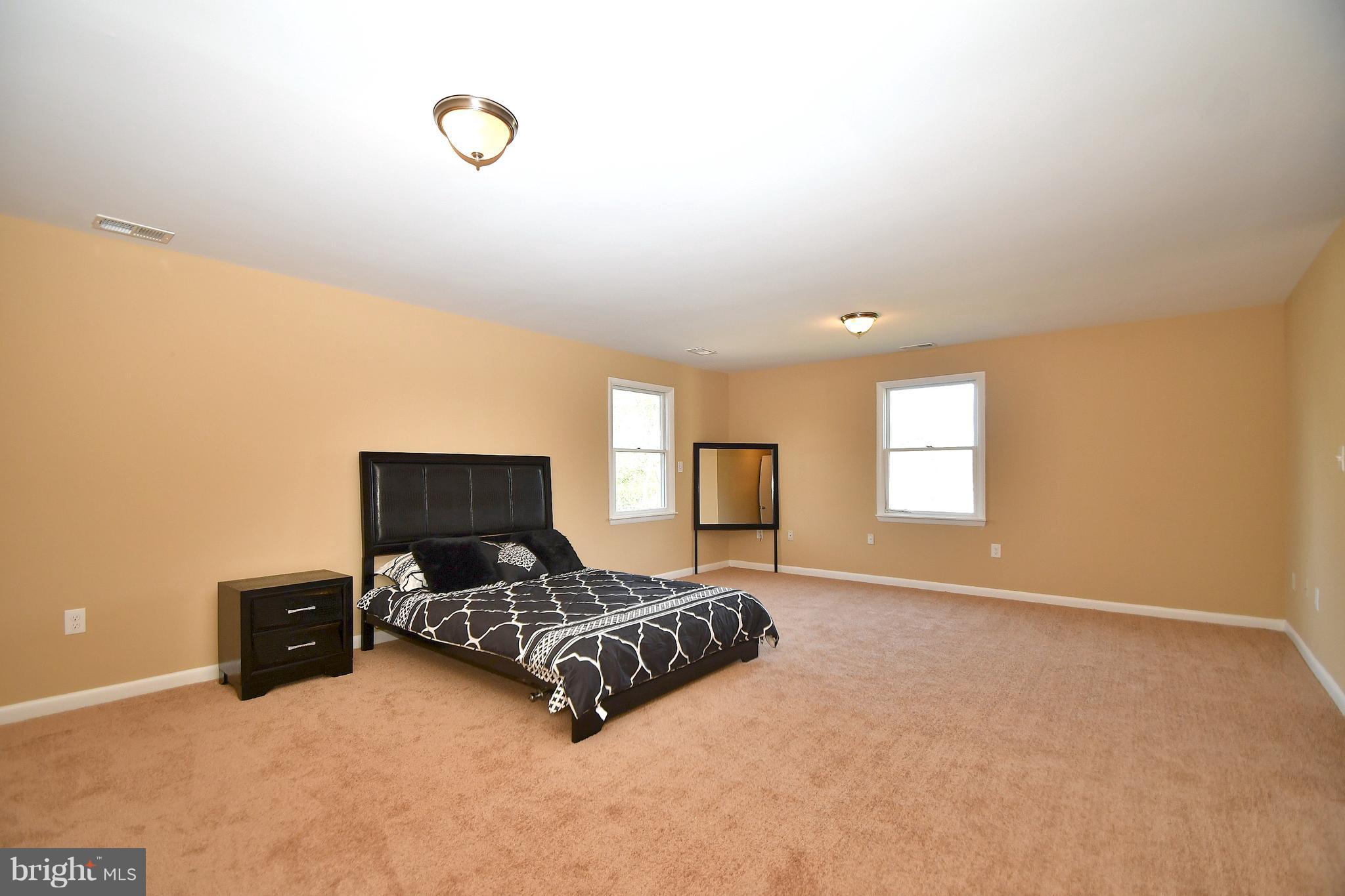 327 Riverside Drive Baltimore, MD 21221 - Photo 18 of 30 Large Master Bedroom