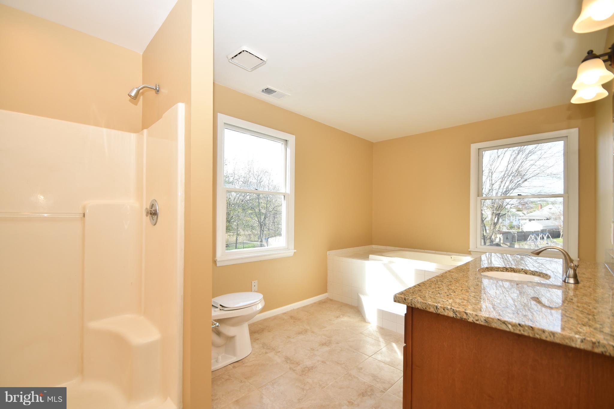 327 Riverside Drive Baltimore, MD 21221 - Photo 20 of 30 Bath (Master)