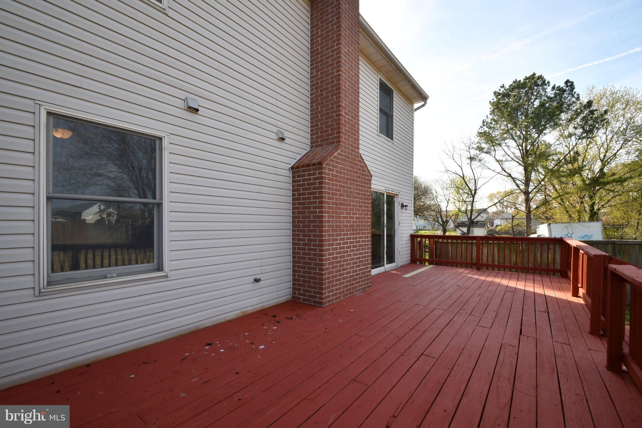 327 Riverside Drive Baltimore, MD 21221 - Photo 3 of 30 Fantastic Deck