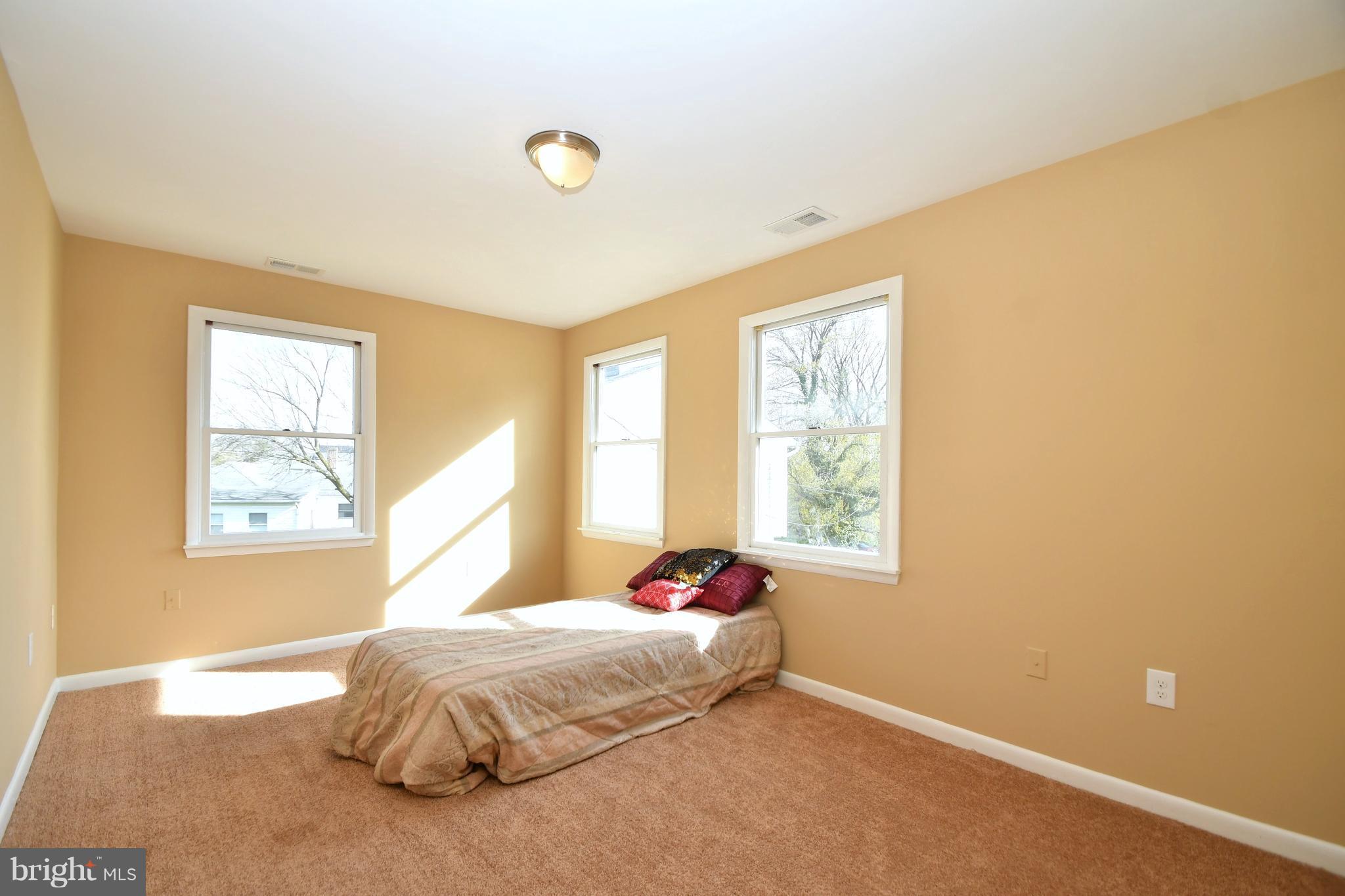 327 Riverside Drive Baltimore, MD 21221 - Photo 23 of 30 Bedroom