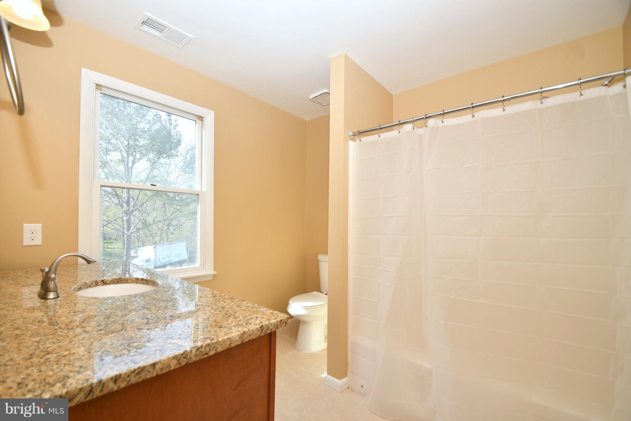 327 Riverside Drive Baltimore, MD 21221 - Photo 26 of 30 Bath