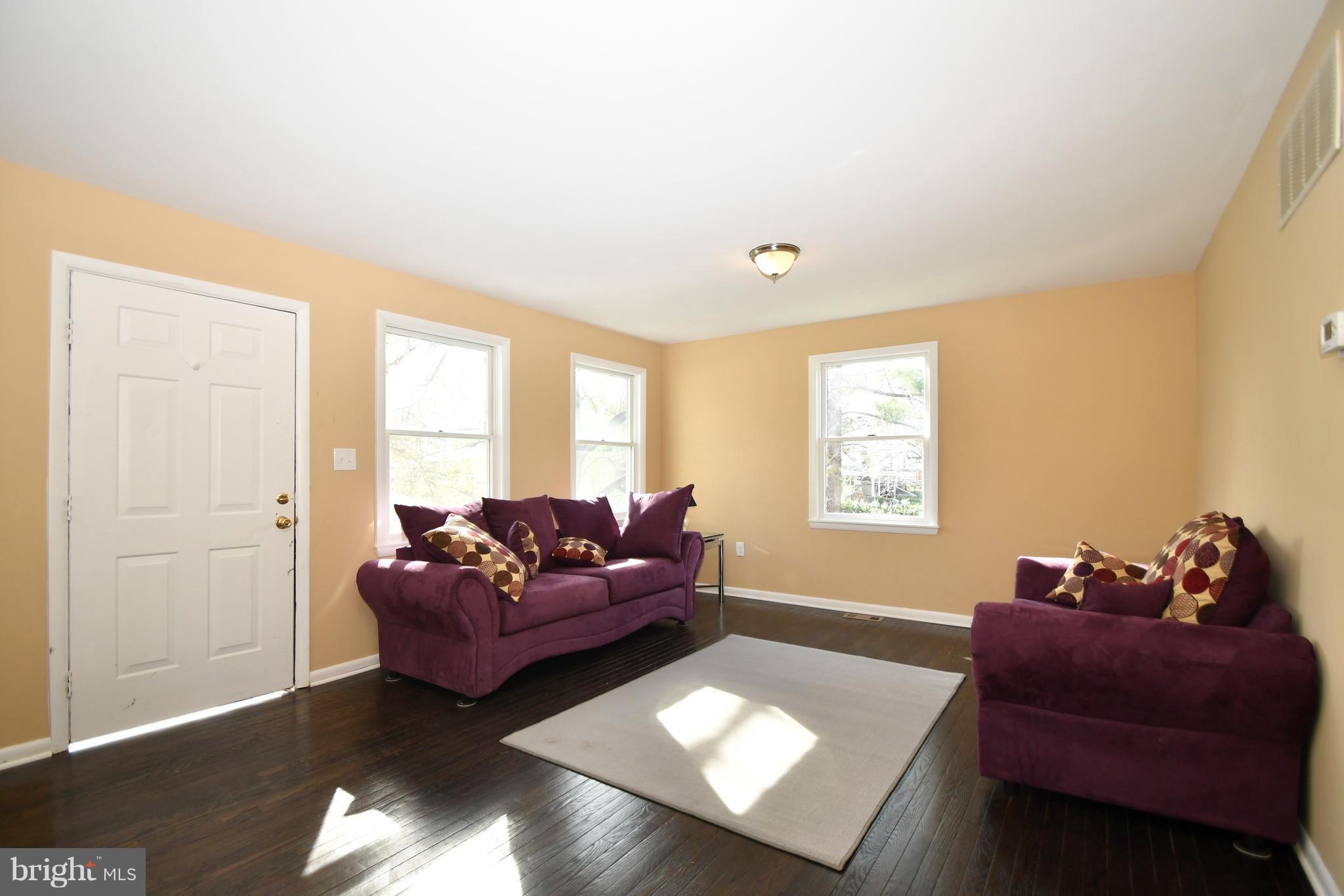 327 Riverside Drive Baltimore, MD 21221 - Photo 5 of 30 Hardwood Flooring