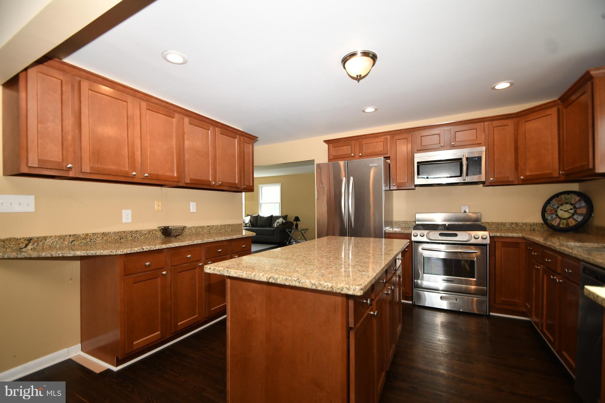327 Riverside Drive Baltimore, MD 21221 - Photo 7 of 30 Updated Appliances