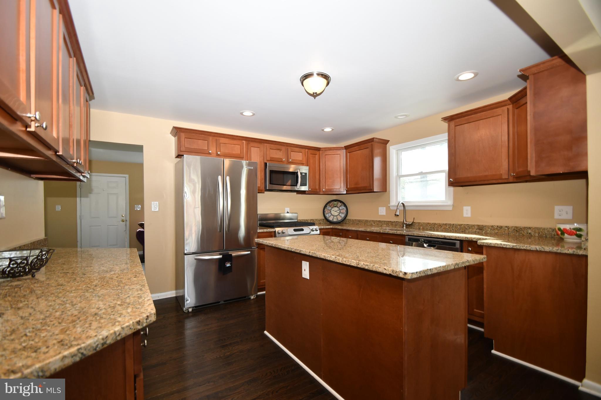 327 Riverside Drive Baltimore, MD 21221 - Photo 8 of 30 Kitchen