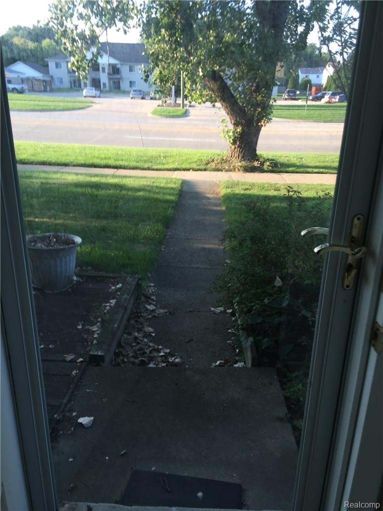 20156 15 Mile Road Clinton Township, MI 48035 - Photo 3 of 21 IMG_3747.JPG