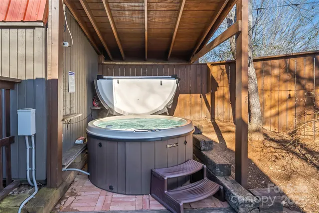 $629,900 | 1389 Newfound Road, Canton, NC 28716