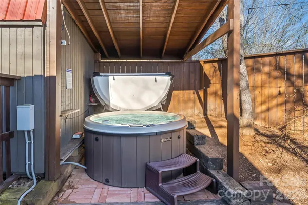 $625,000 | 1389 Newfound Road, Canton, NC 28716