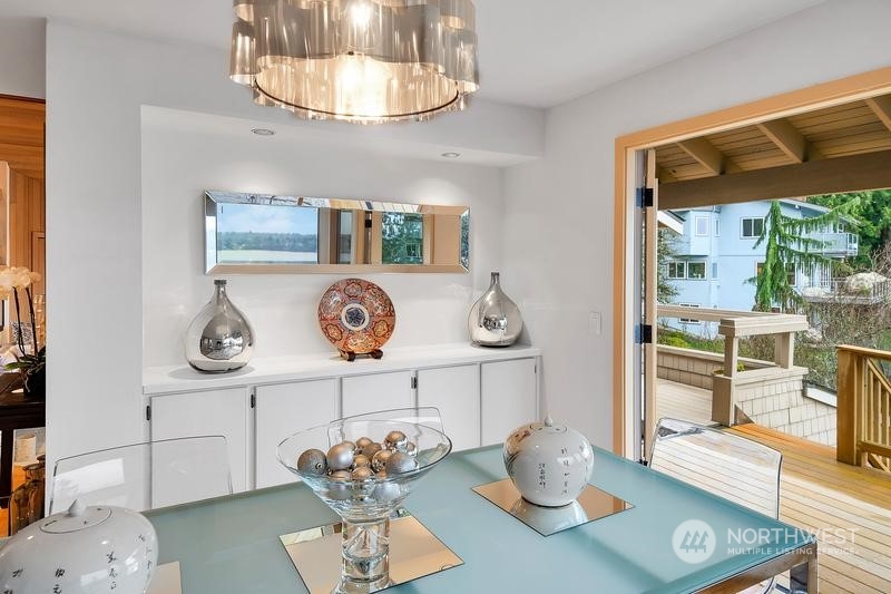 8045 West Mercer Way Mercer Island, WA 98040 - Photo 20 of 38