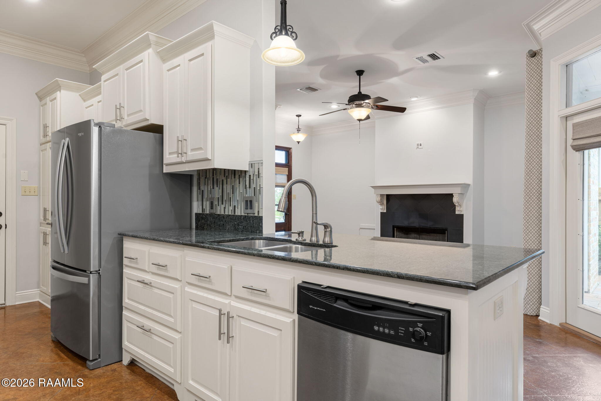 107 Barataria Bay Point Lafayette, LA 70508 - Photo 14 of 25 Kitchen