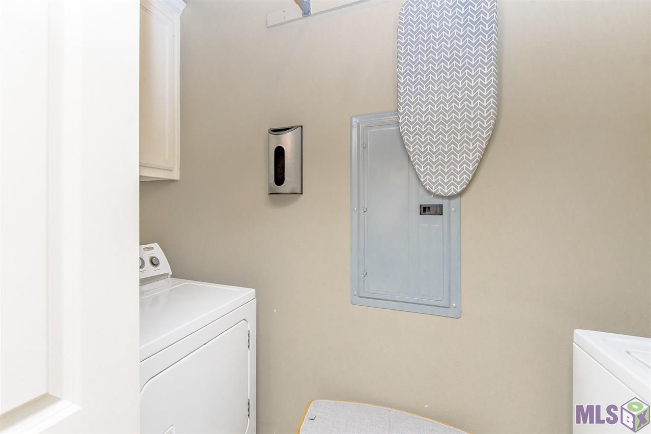 828 Meadow Bend Drive, Unit G Baton Rouge, LA 70820 - Photo 16 of 28 Laundry Room