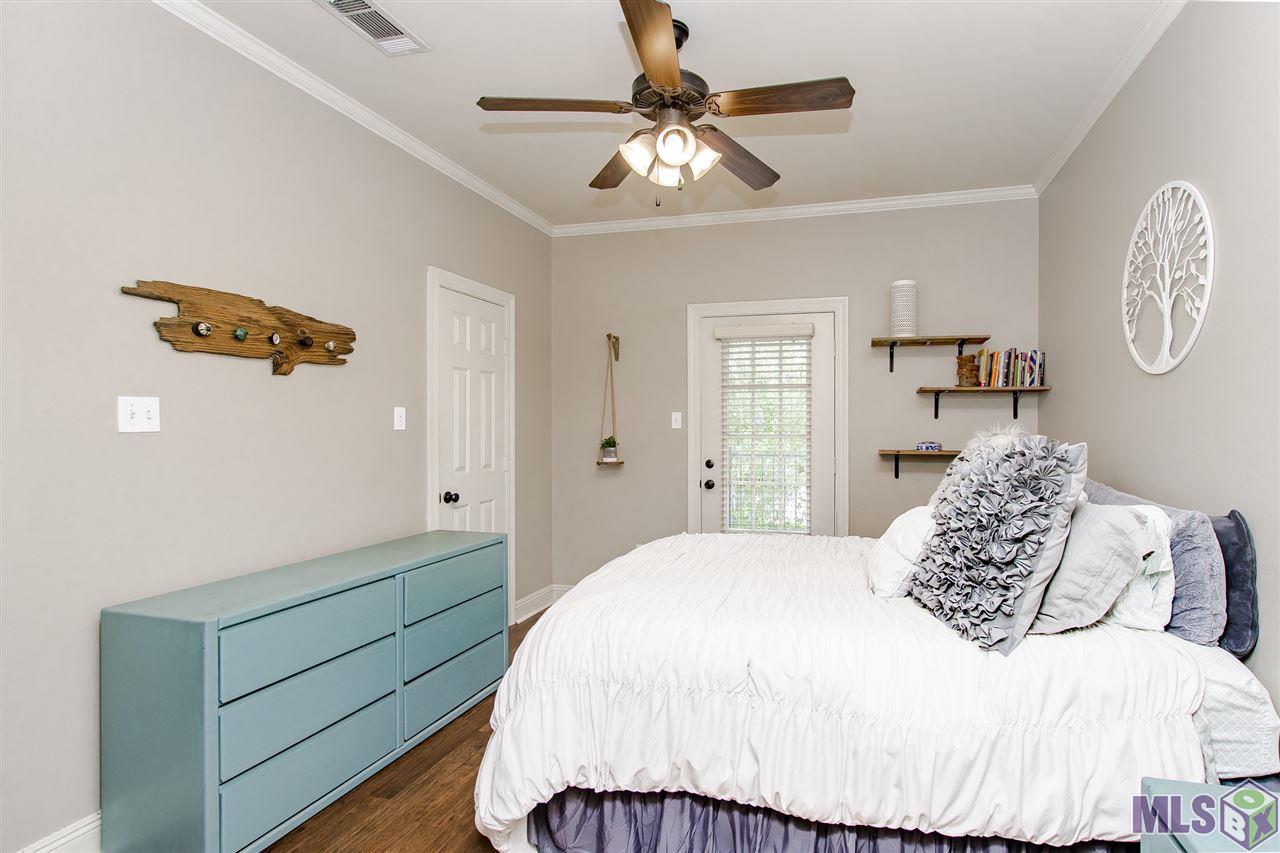 828 Meadow Bend Drive, Unit G Baton Rouge, LA 70820 - Photo 20 of 28 Master Bedroom