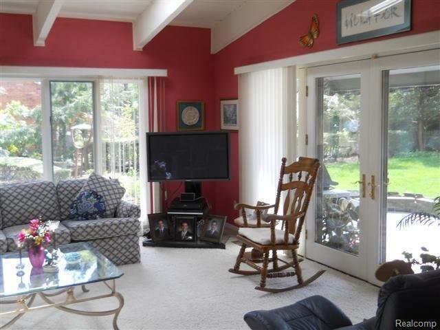 551 Ballantyne Road Grosse Pointe, MI 48236 - Photo 3 of 24 551 BALLANTYNE 002 (Small).jpg