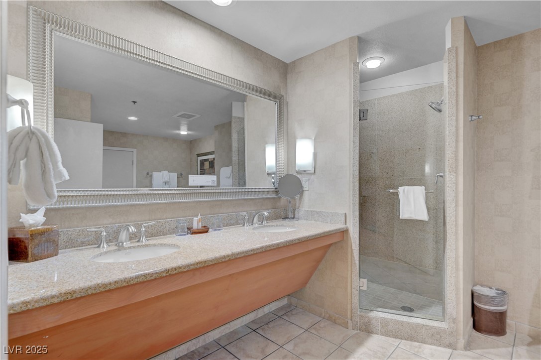 211 East Flamingo Road, Unit 1211 Las Vegas, NV 89169 - Photo 12 of 22 Separate Shower area