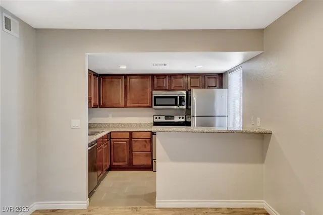 $1,395 | 5240 Indian River Drive, Unit 275, Las Vegas, NV 89103