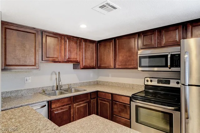 $1,395 | 5240 Indian River Drive, Unit 275, Las Vegas, NV 89103