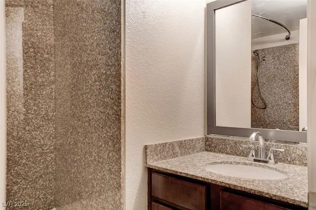 $1,395 | 5240 Indian River Drive, Unit 275, Las Vegas, NV 89103