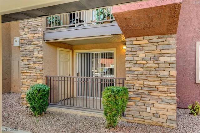 $1,395 | 5240 Indian River Drive, Unit 275, Las Vegas, NV 89103
