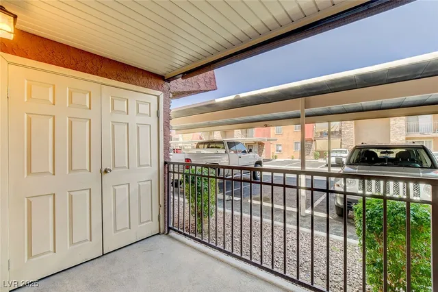 $1,395 | 5240 Indian River Drive, Unit 275, Las Vegas, NV 89103