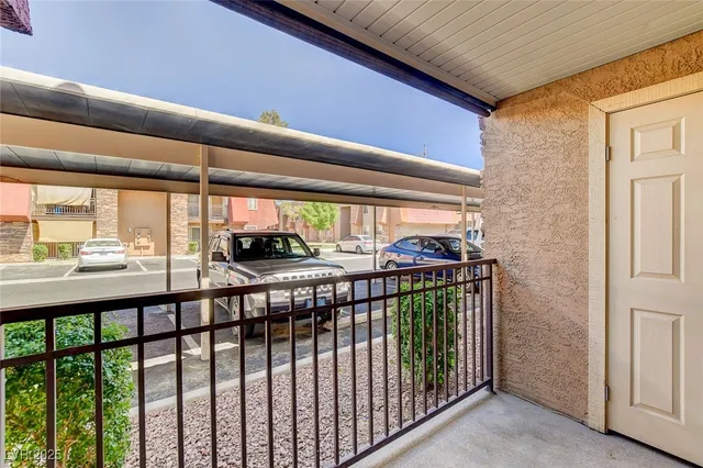 $1,395 | 5240 Indian River Drive, Unit 275, Las Vegas, NV 89103