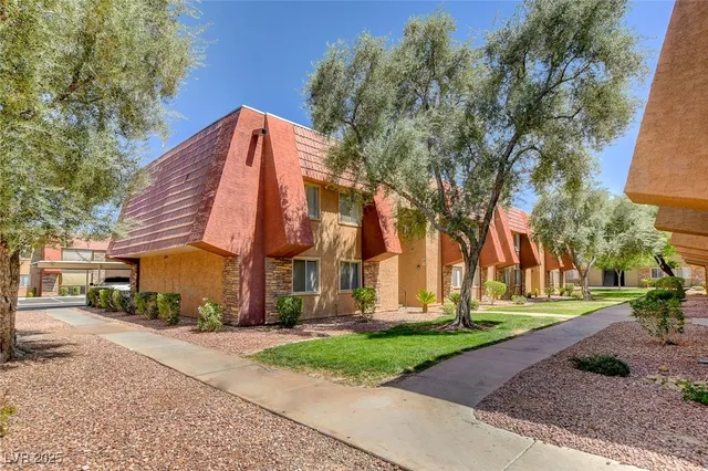 $1,395 | 5240 Indian River Drive, Unit 275, Las Vegas, NV 89103