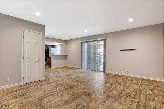 $1,395 | 5240 Indian River Drive, Unit 275, Las Vegas, NV 89103
