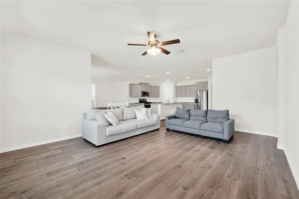 $2,450 | 9713 Quail Pointe Road, Aubrey, TX 76227