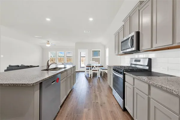 $2,450 | 9713 Quail Pointe Road, Aubrey, TX 76227