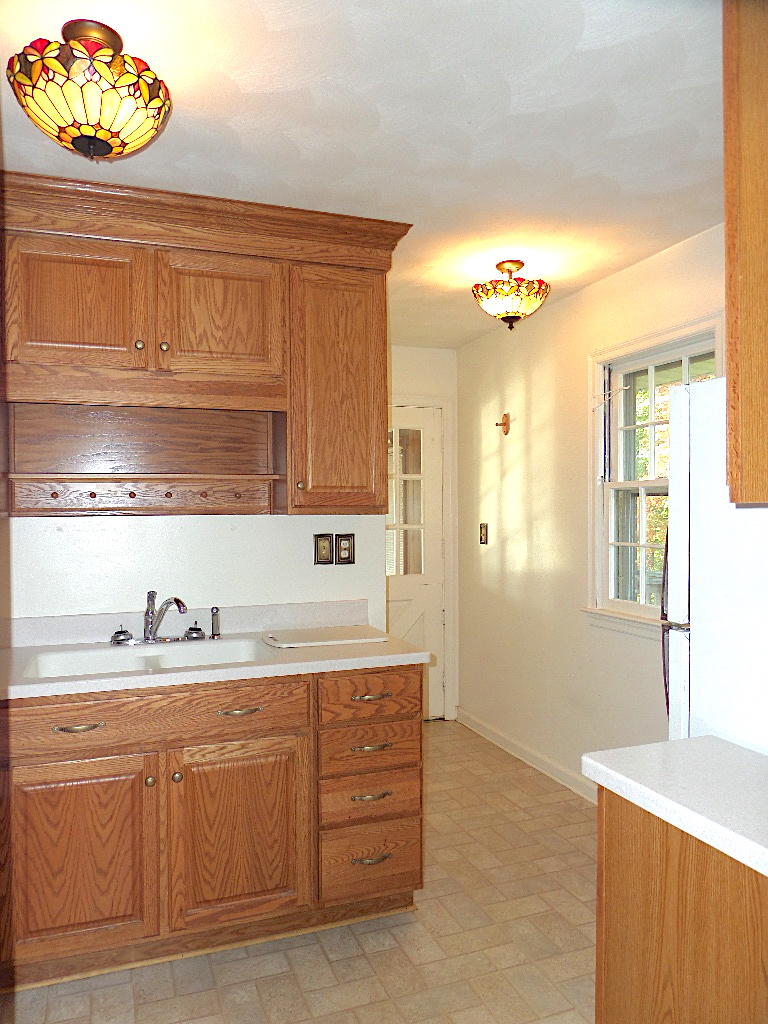 4933 Oak Road Northwest Roanoke, VA 24017 - Photo 13 of 54 4933KIT15