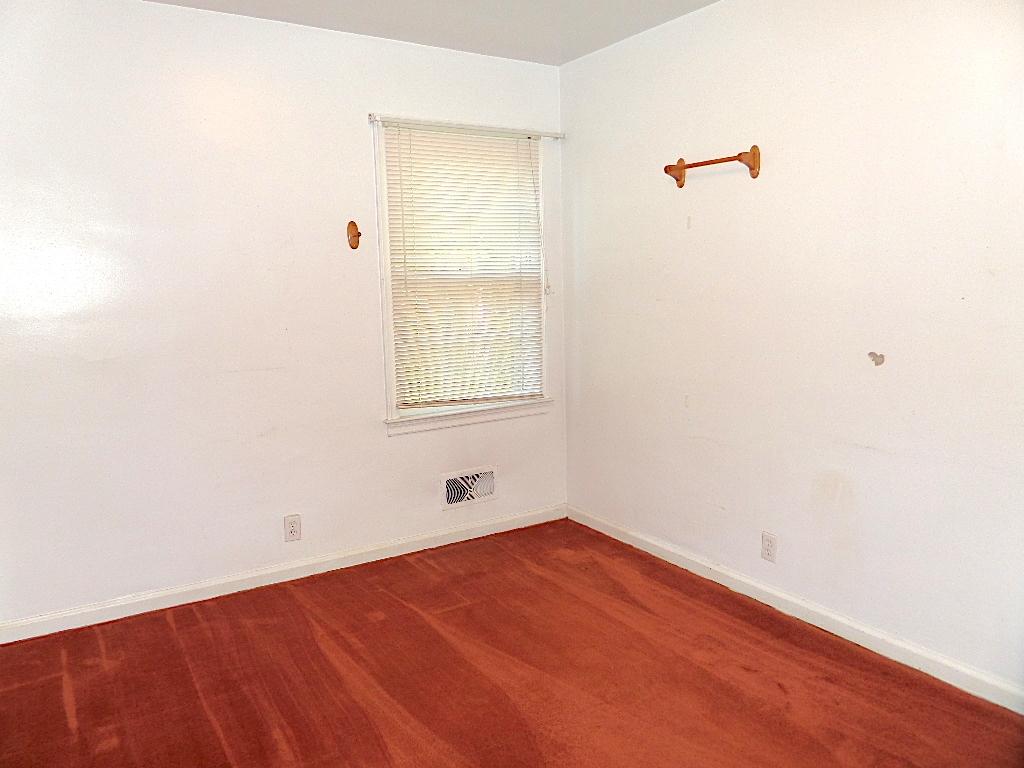 4933 Oak Road Northwest Roanoke, VA 24017 - Photo 28 of 54 4933BEDROOM2V2