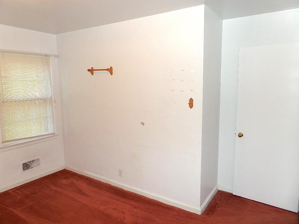 4933 Oak Road Northwest Roanoke, VA 24017 - Photo 29 of 54 4933BEDROOM2V3