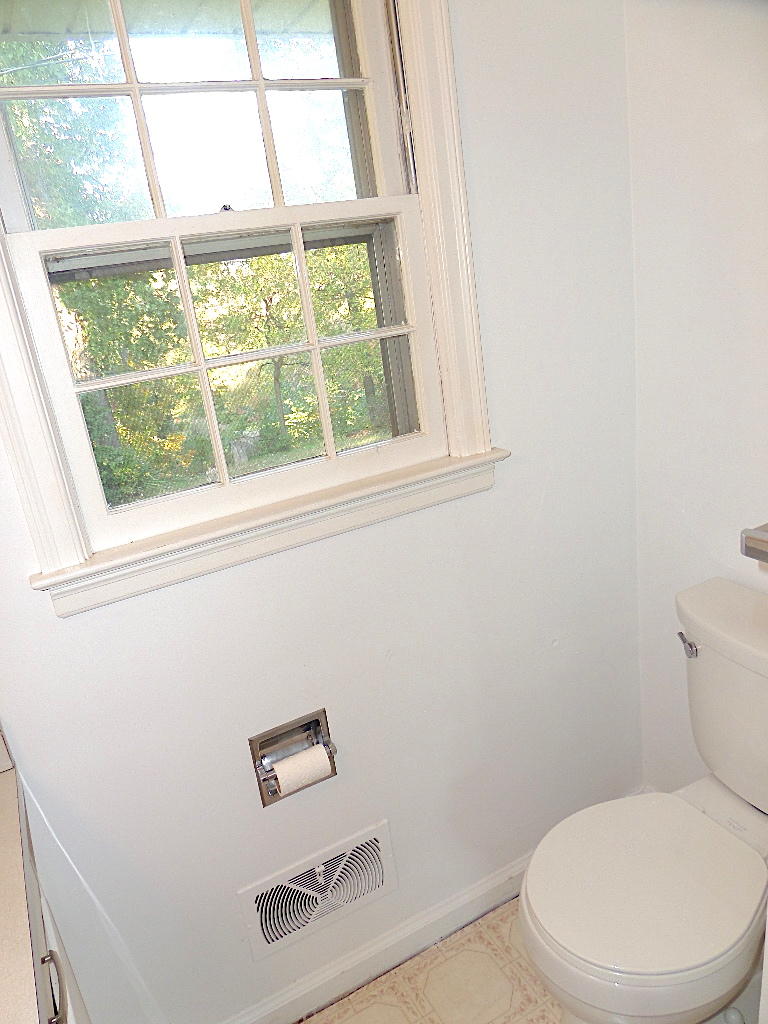 4933 Oak Road Northwest Roanoke, VA 24017 - Photo 33 of 54 4933HALLBA6JPG