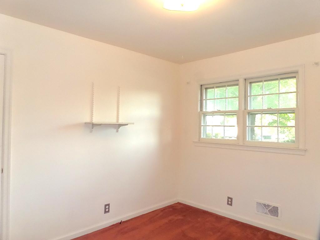 4933 Oak Road Northwest Roanoke, VA 24017 - Photo 37 of 54 4933Bedroom3v1