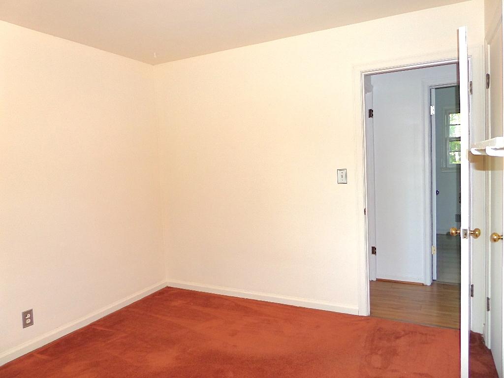 4933 Oak Road Northwest Roanoke, VA 24017 - Photo 38 of 54 4933Bedroom3V21