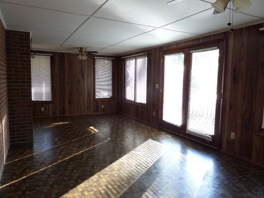 4933 Oak Road Northwest Roanoke, VA 24017 - Photo 40 of 54 4933FLARMA2JPG